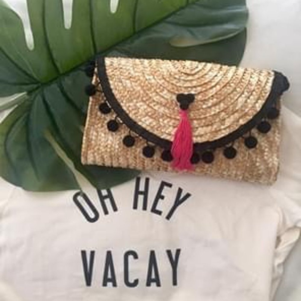 NEW Straw Clutch